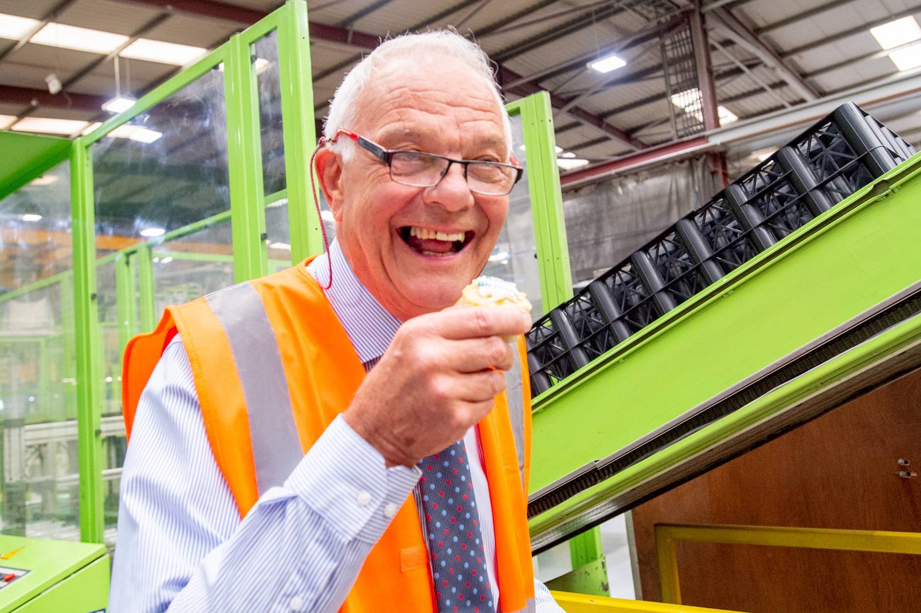 Big bake tops-off big 4-0